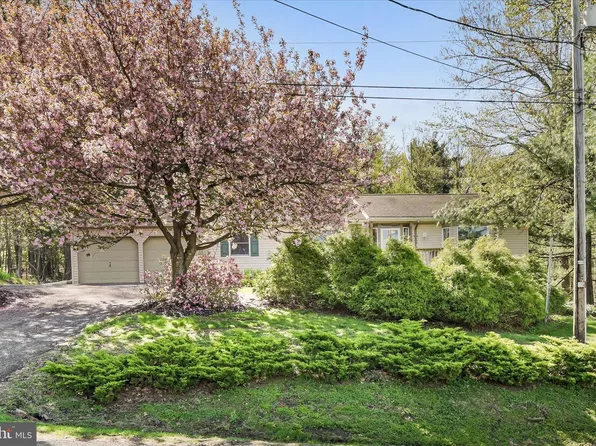 2377 Stallion Dr, Auburn, PA 17922