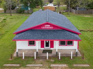 669 Highway 616, Blessing, TX 77419