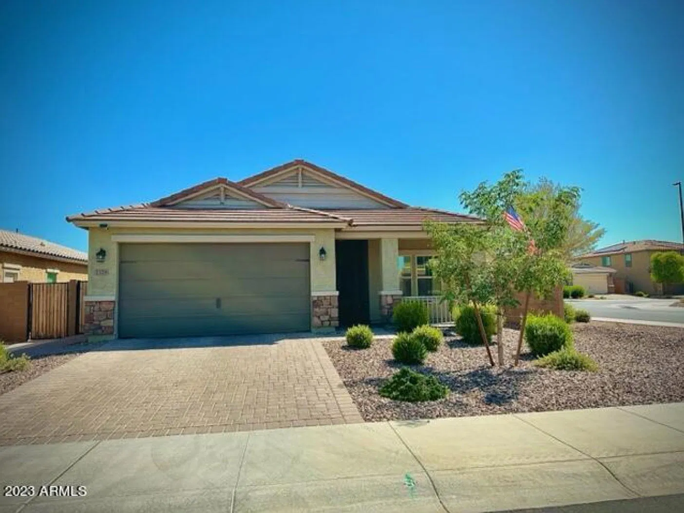 3 bed, 1759 sqft, $2,400 — Photo 1