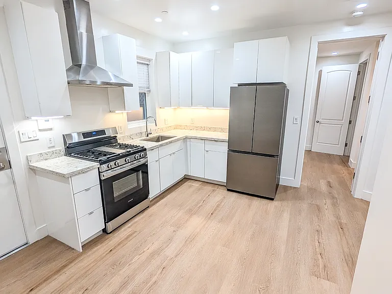 615 Minna Street - E — Photo 2