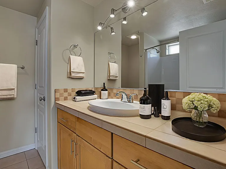 #144 TABOR POINTE APARTMENTS — Photo 15