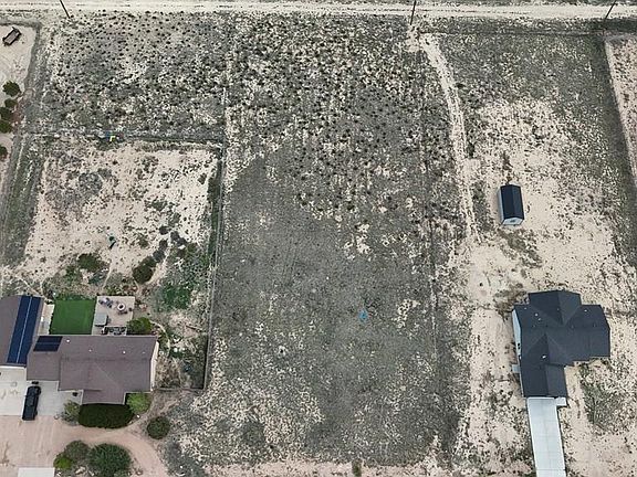 3rd image of 1104 N Thorpe Dr