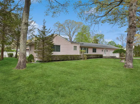 46 June Avenue, Flanders, NY 11901