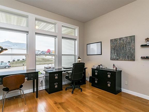5th image of 2495 Robert Dr