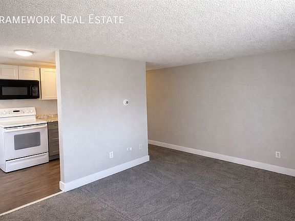 5th image of 3048 W Amherst Ave APT 201