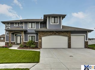 12215 Windward Ave, Papillion, NE 68046