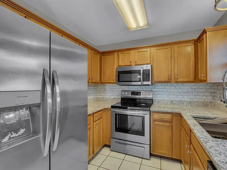 62 Eastgate Cir — Photo 15