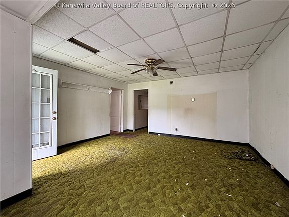 4th image of 58 Carlton Ln