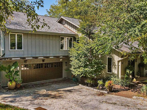 2nd image of 204 Crestline Dr