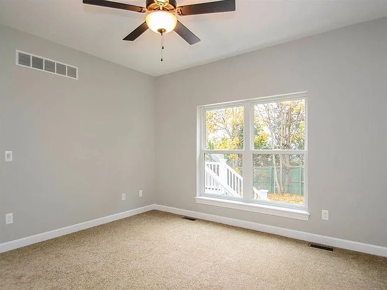 108 E Henry St #809 — Photo 10