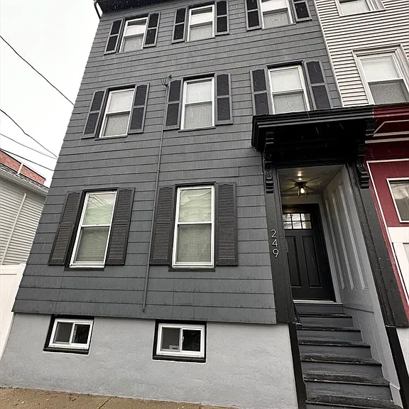 249 Everett St #2 — Photo 14