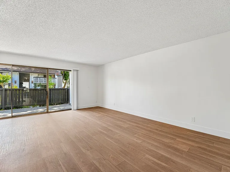 Summerwood Apartments — Photo 59