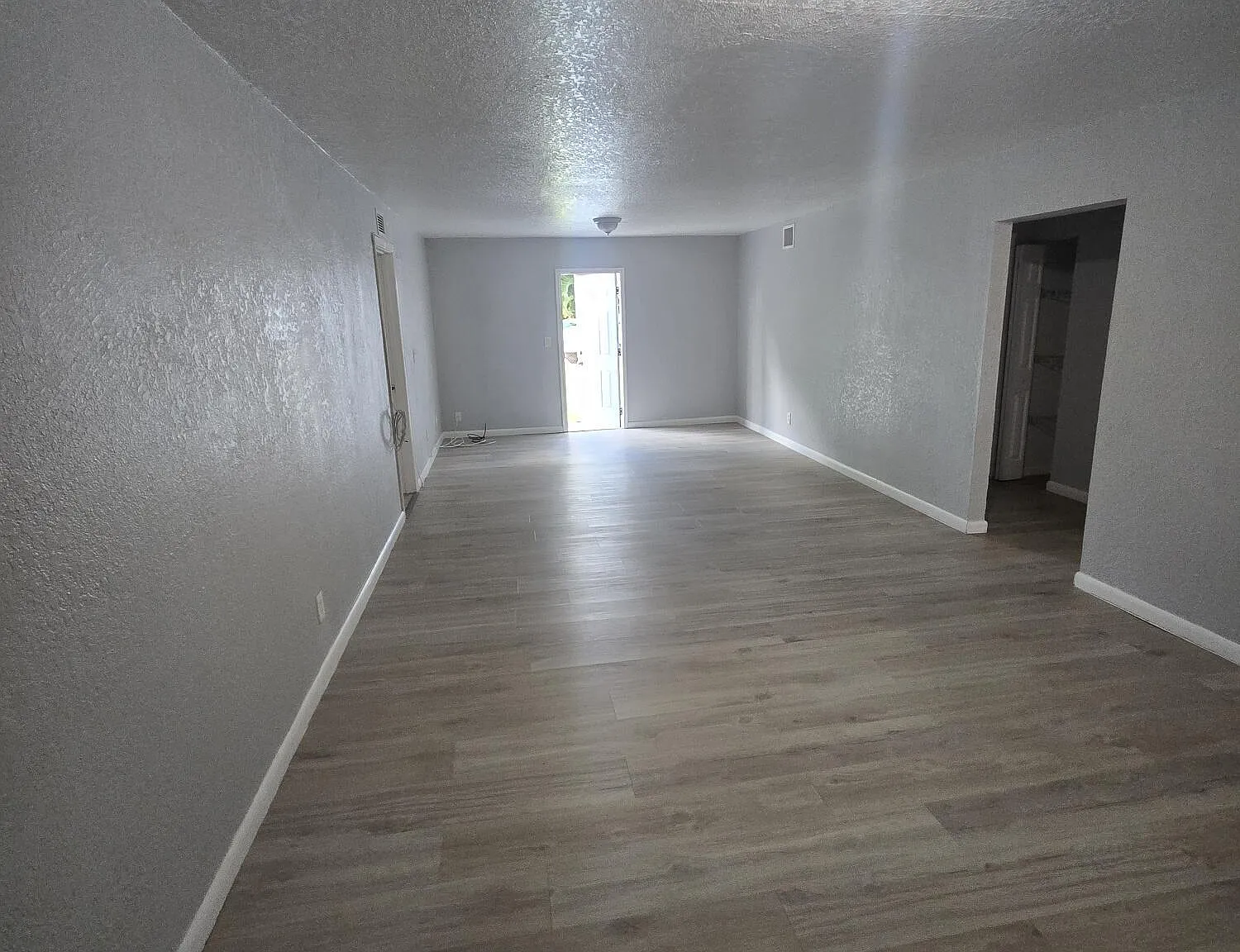 Studio, 2.0 bath, 2400 sqft, $2,450 — Photo 4