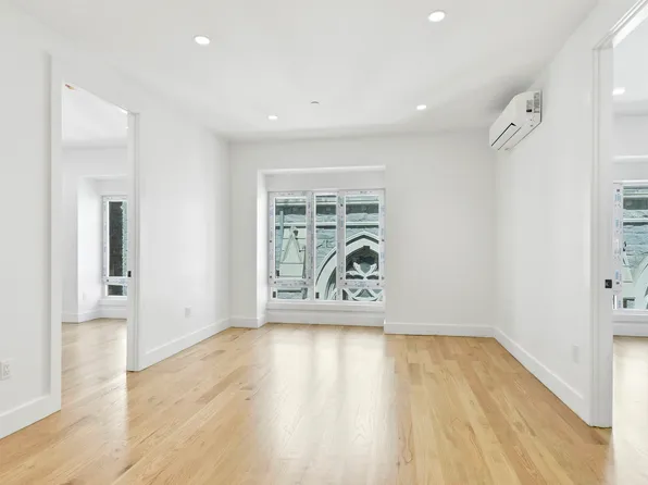 428 Sackett Street image 1 of 9