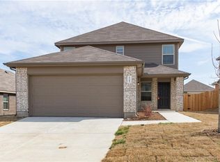 1701 Oriole St, Ennis, TX 75119