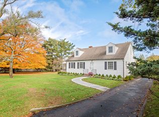 11 Meadowlark Ln, Sag Harbor, NY 11963