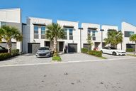 Mentmore Dr-1204-001.jpg