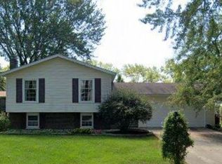 817 Tamarack Dr, Darien, IL 60561