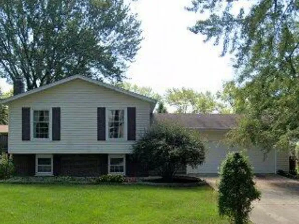 817 Tamarack Dr, Darien, IL 60561