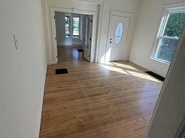 106 Bay St, Glens Falls, NY 12801