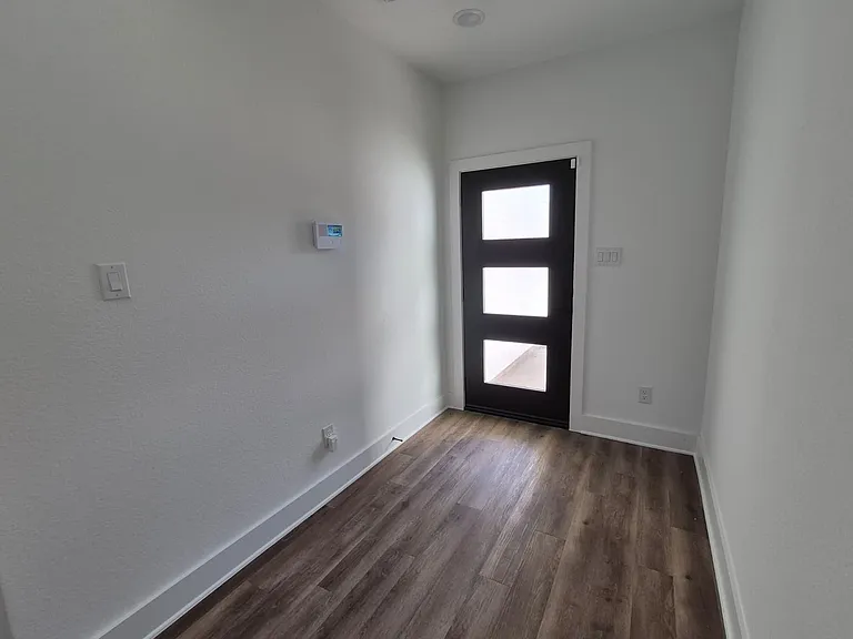 3003 Delano St — Photo 6