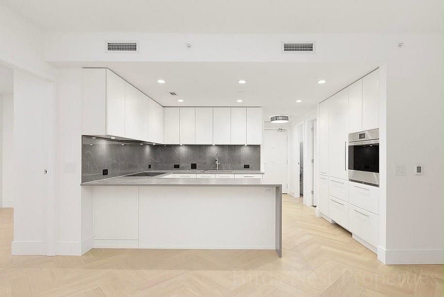 1st image of 4685 Cambie St #203