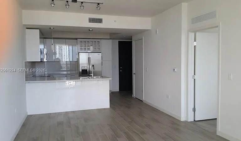 999 SW 1st Ave #2510 — Photo 7