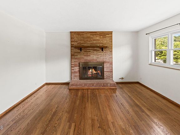 5th image of 1025 Lancewood Dr