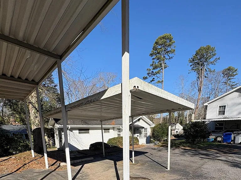 3 bedroom 3 bath in Spartanburg with Lots of Space Workshop in the garage!! — Photo 18