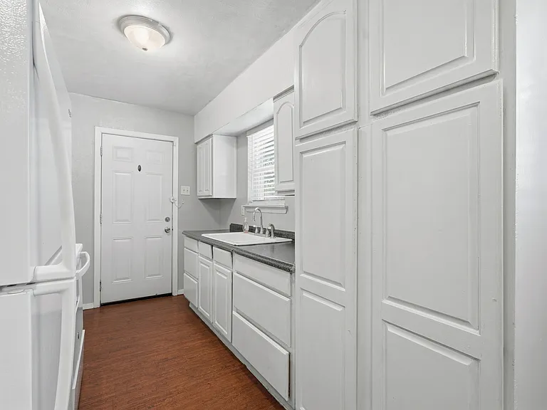 501 Rosewood Hills Dr — Photo 4
