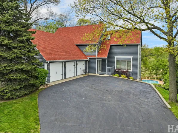 7207 Viscaya Dr, Spring Grove, IL 60081