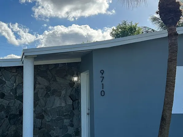 9710 SW 161st St, Miami, FL 33157