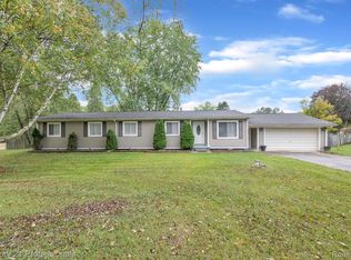 10516 Washburn Rd, Ortonville, MI 48462