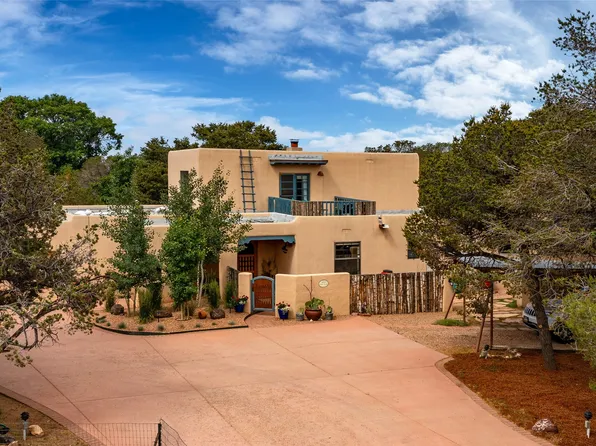 104 Calle Paula, Santa Fe, NM 87505