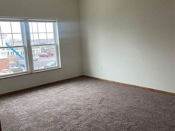 2nd image of 426 N Oak Crest Dr #39