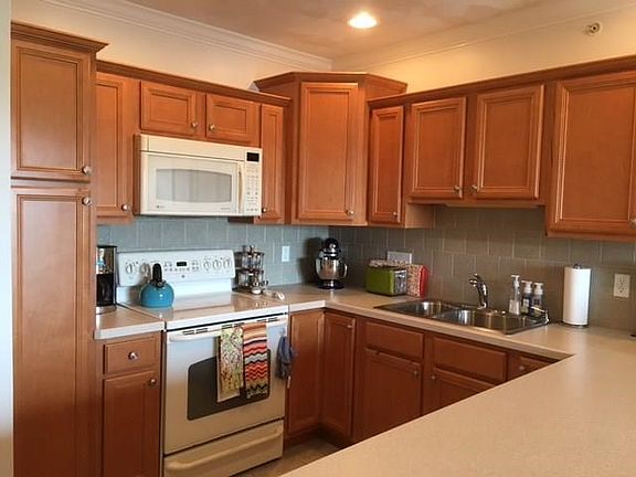 5th image of 200 Roger Williams Ave Unit 111