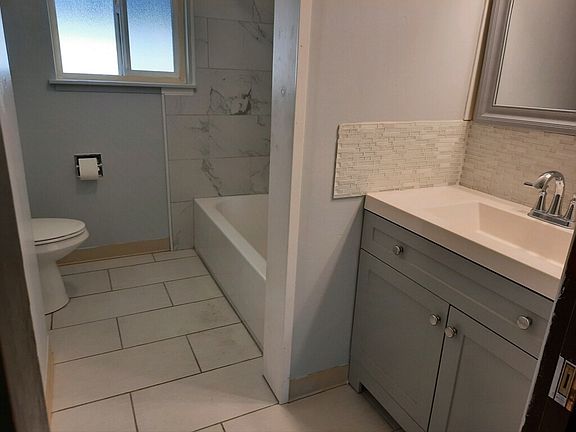 3rd image of 5613 S J St APT B