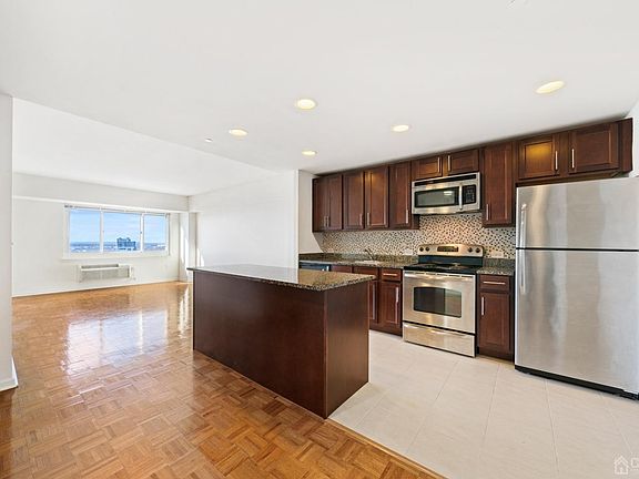 5th image of 110 Somerset St APT 2210