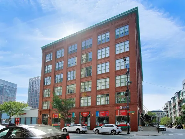1017 W Washington Blvd, Chicago, IL