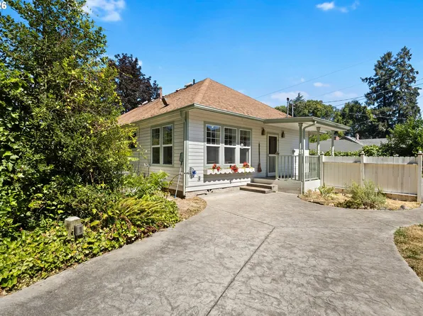 817 W Old Melrose Rd, Roseburg, OR 97471