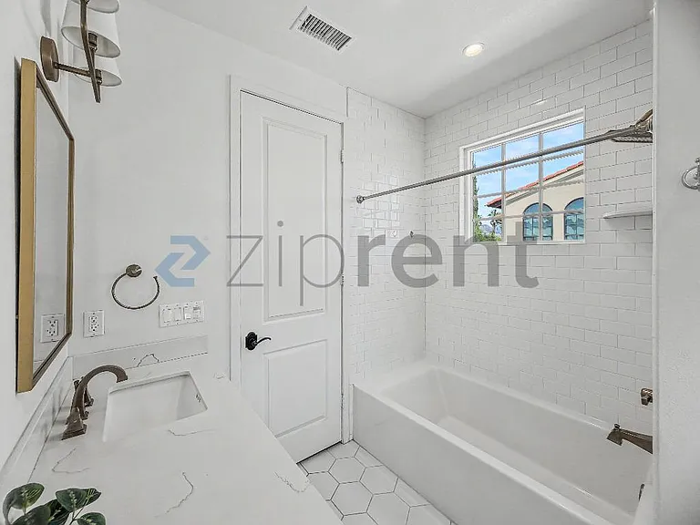 1676 3rd St — Photo 24