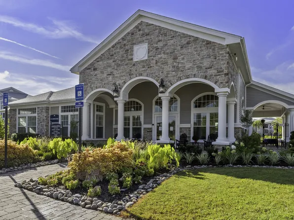 Courtney Station Apartments