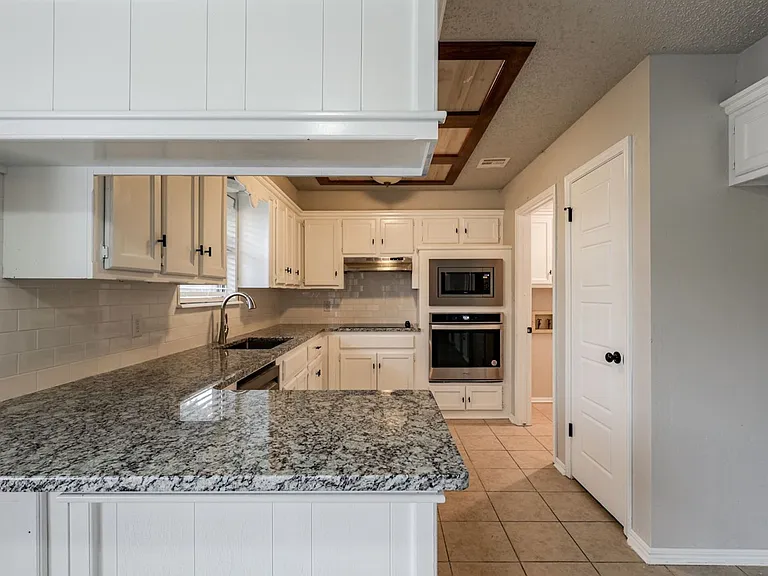 1208 NE 22nd St — Photo 11