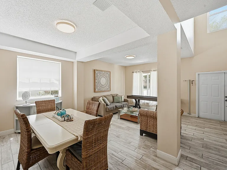 15073 Oak Chase Ct — Photo 5