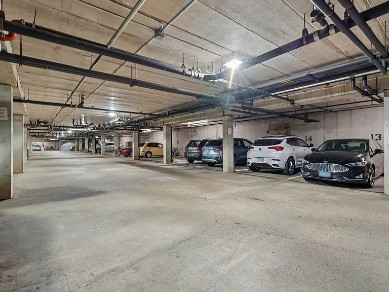 Creekside Commons Apartments — Photo 33