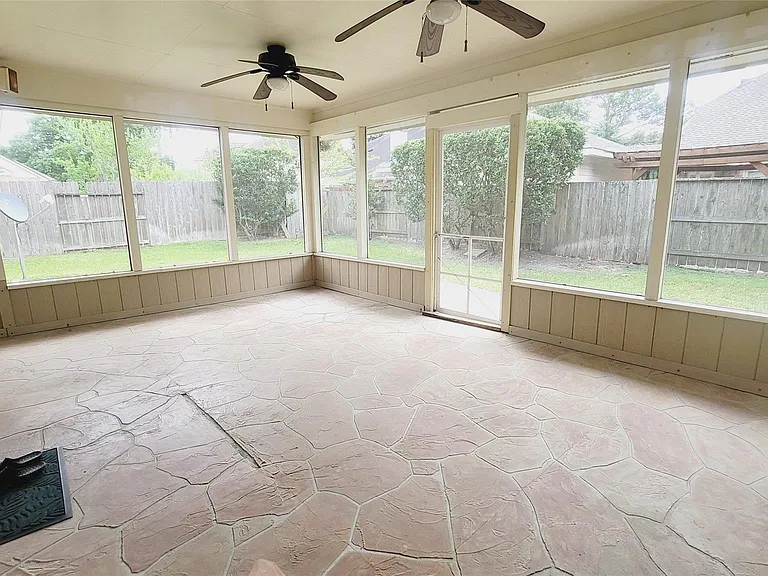 16215 Brinton Ct — Photo 24