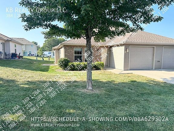 2nd image of 112 SE Rock Garden Ln