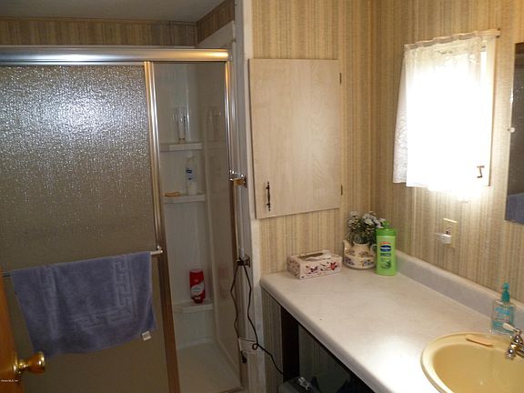 5th image of 4811 NE 140th Ct