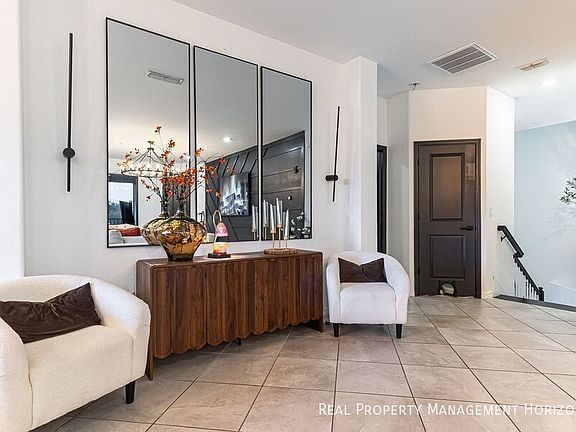 2nd image of 5623 N Honore Ave #322