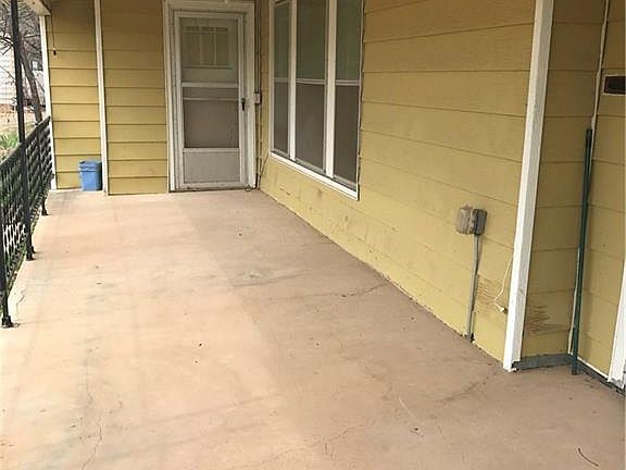 5th image of 1142 Hickory St